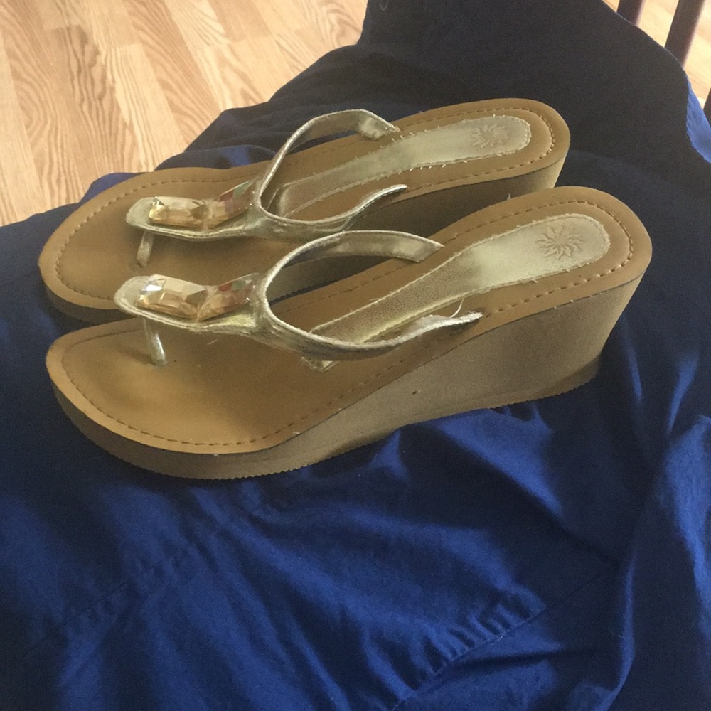 Shoes - Picture 3 of 7